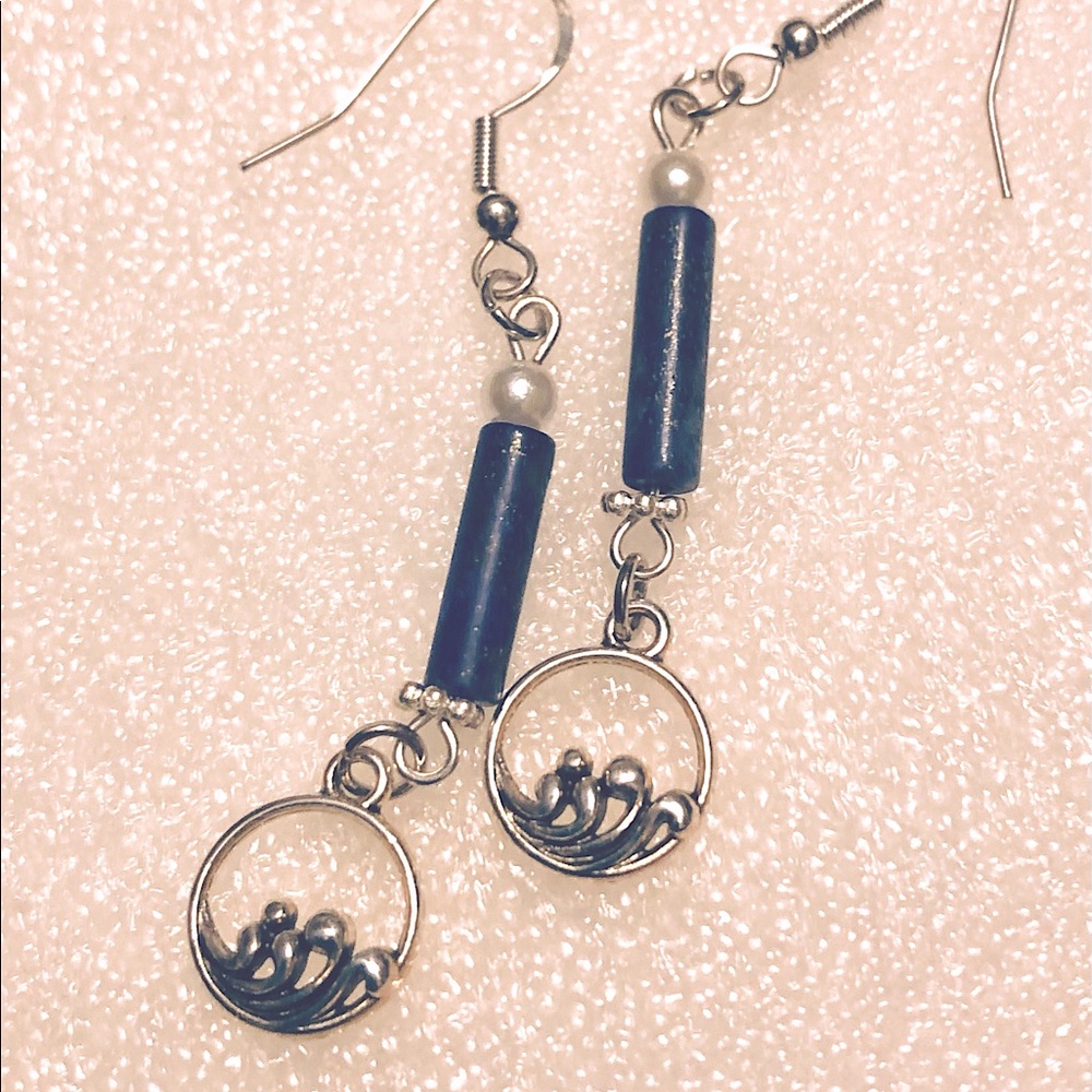 Silver Wave Earrings w Lapiz tube & pearl beads